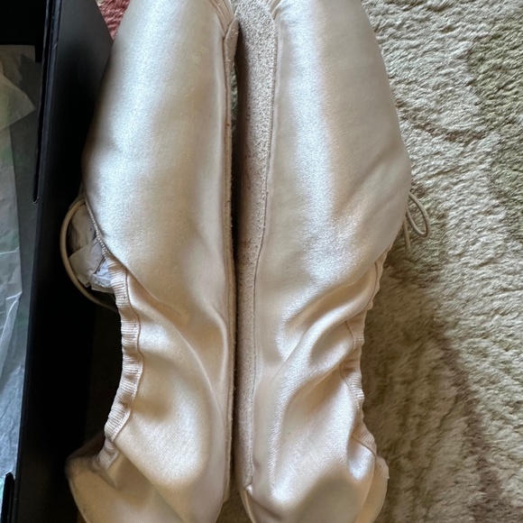 New-in-box SoDanca Joy II Elektra pointe shoes - Picture 7 of 7